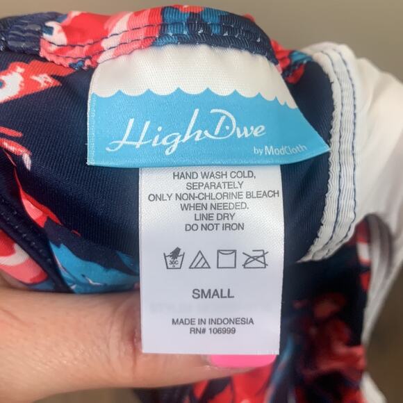 High Drive by ModCloth Deep V-Neck Floral Navy/Red One-Piece Bathing Suit - Picture 3 of 9